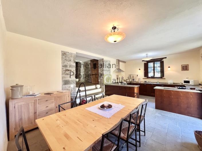 Image No.43-5 Bed House for sale