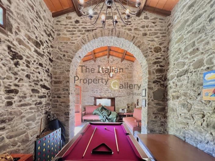 Image No.49-5 Bed House for sale