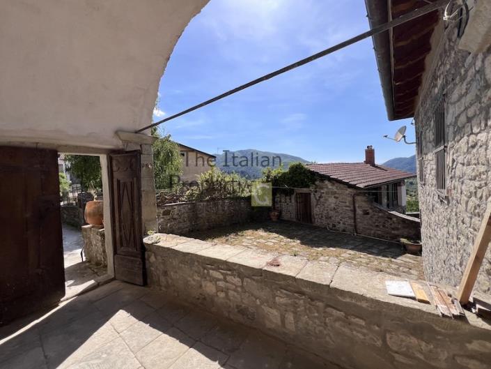 Image No.13-5 Bed House for sale