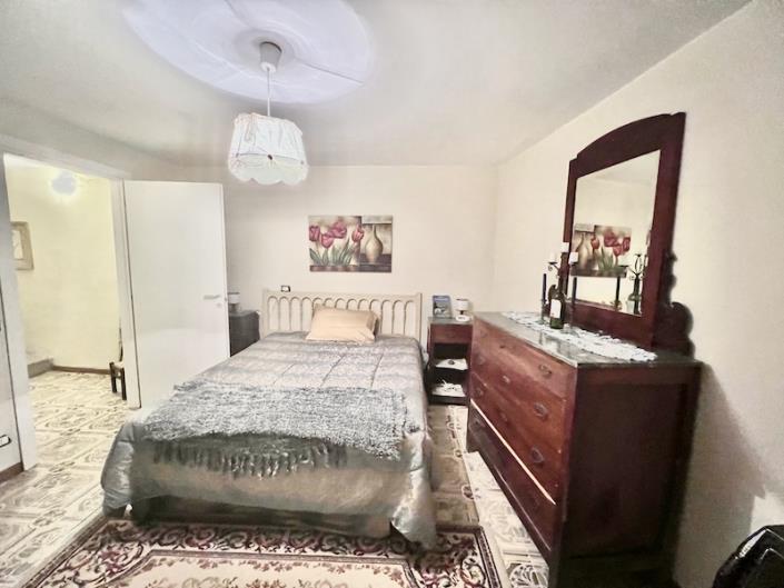 Image No.8-2 Bed House for sale