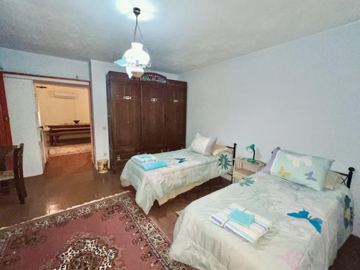 Image No.13-2 Bed House for sale