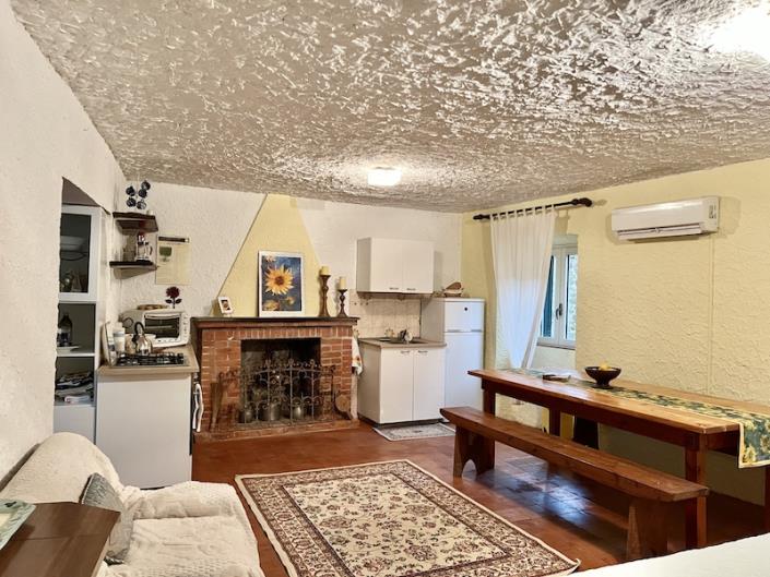 Image No.4-2 Bed House for sale