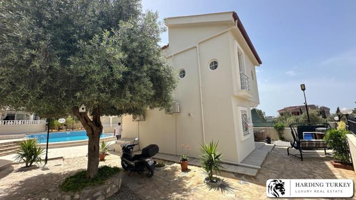 Image No.5-4 Bed Villa / Detached for sale