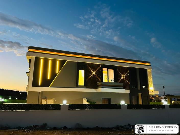 Image No.21-2 Bed Semi-Detached for sale