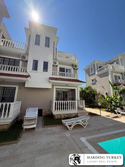 Image No.14-4 Bed Semi-Detached for sale