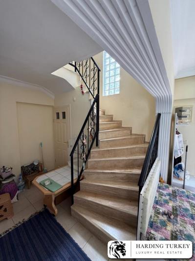 Image No.21-4 Bed Semi-Detached for sale
