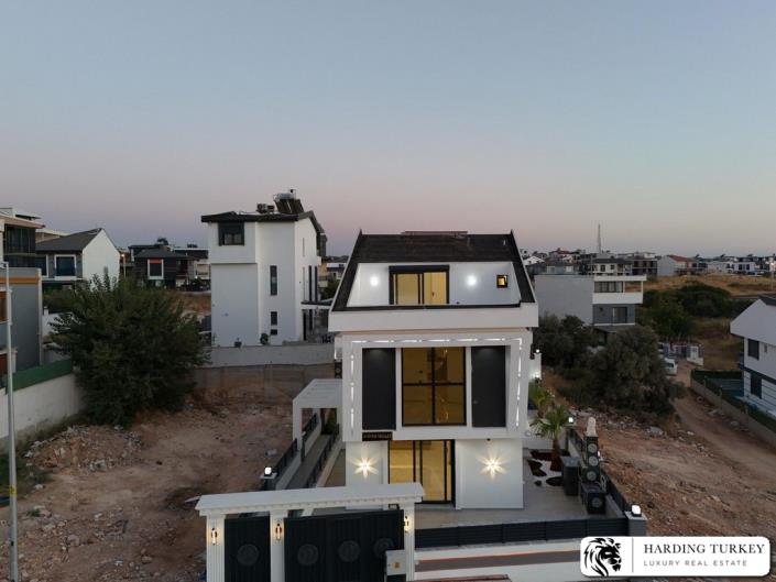 Image No.22-3 Bed Semi-Detached for sale