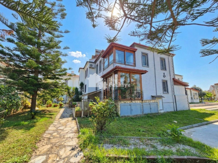 Image No.2-4 Bed Villa for sale