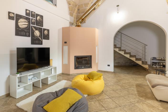 Image No.6-2 Bed Townhouse for sale