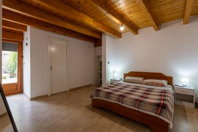 Aradeo-via-Venezia-2500017