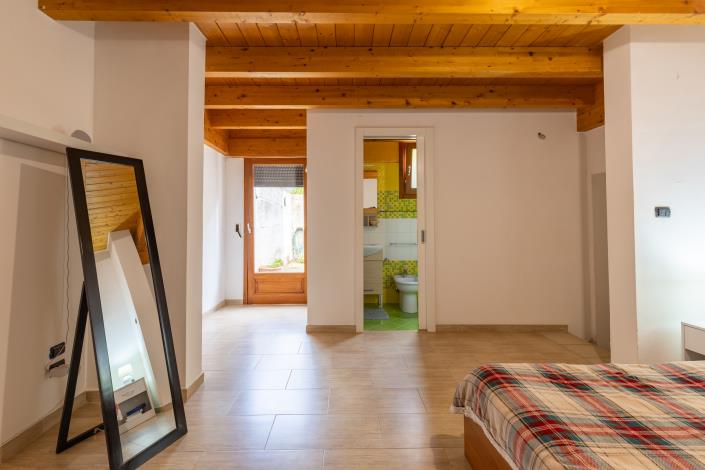 Image No.17-2 Bed Townhouse for sale