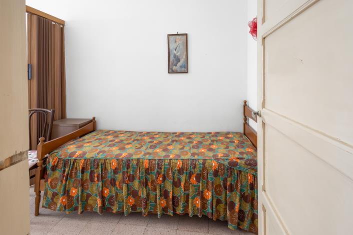 Image No.6-2 Bed House for sale