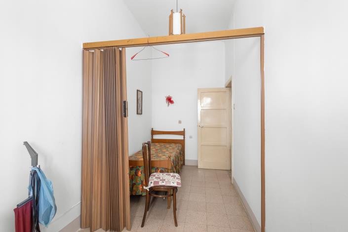Image No.8-2 Bed House for sale