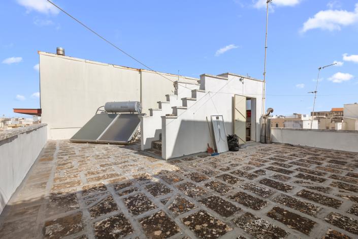 Image No.24-2 Bed House for sale