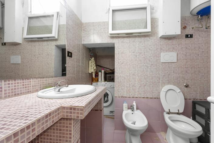 Image No.7-2 Bed House for sale