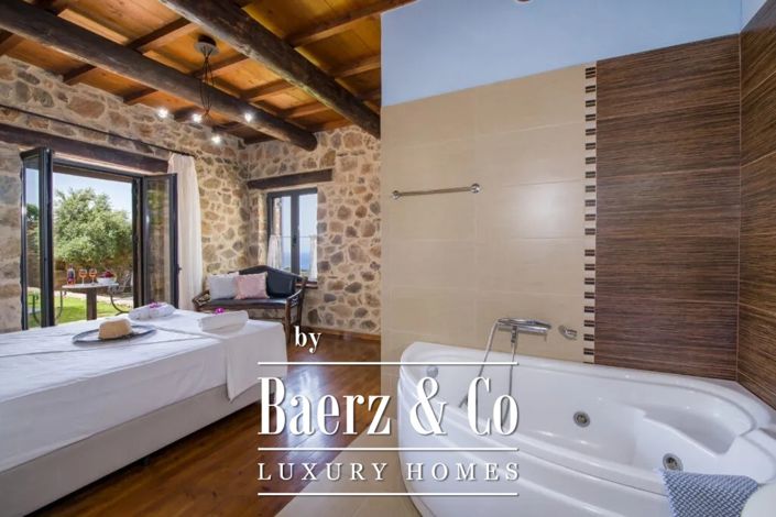 Image No.9-3 Bed Villa for sale