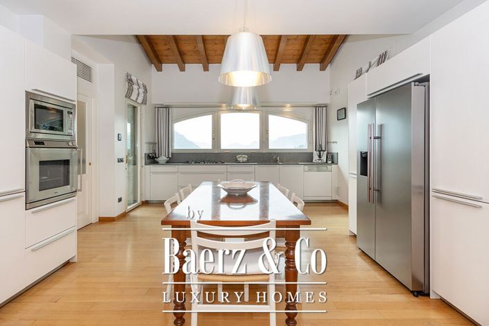Image No.10-3 Bed Villa for sale