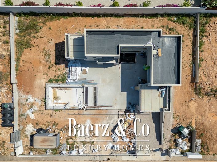 Image No.3-4 Bed Villa for sale