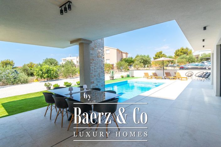 Image No.5-4 Bed Villa for sale