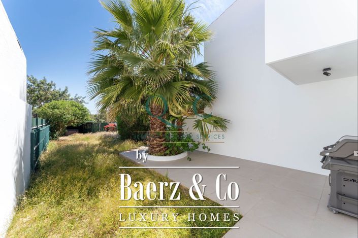 Image No.15-2 Bed Semi-Detached for sale