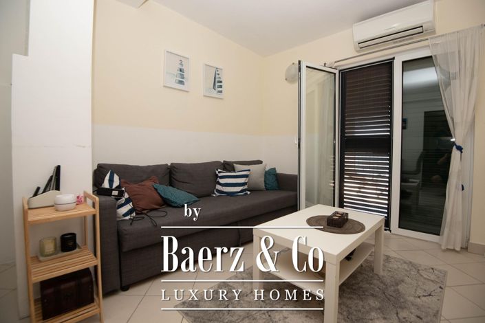 Image No.12-9 Bed Townhouse for sale