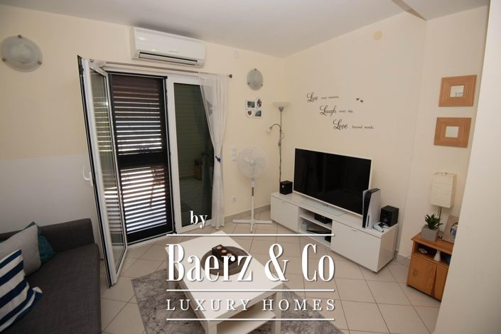 Image No.13-9 Bed Townhouse for sale