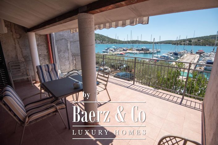 Image No.18-9 Bed Townhouse for sale