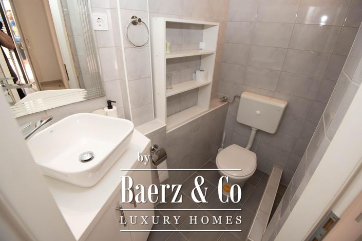 Image No.35-9 Bed Townhouse for sale