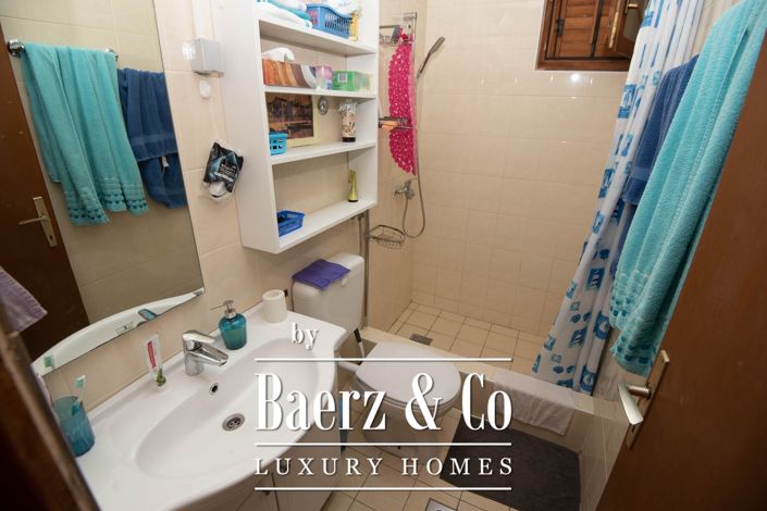 Image No.8-9 Bed Townhouse for sale