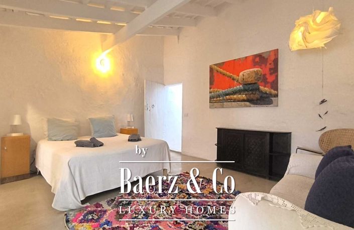 Image No.18-4 Bed House for sale