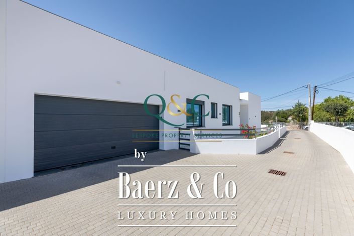 Image No.19-4 Bed Semi-Detached for sale