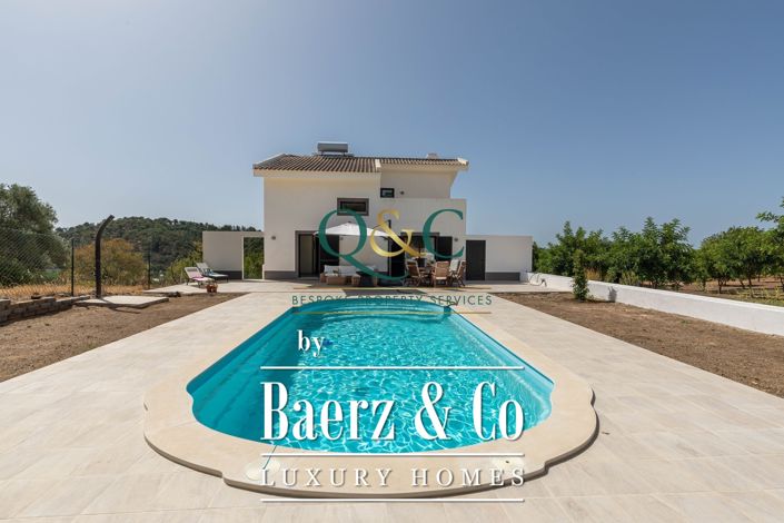 Image No.2-4 Bed Property for sale