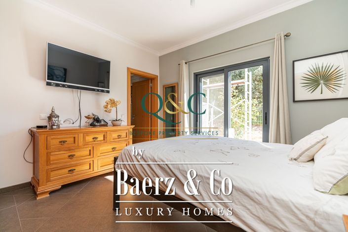 Image No.28-4 Bed Property for sale