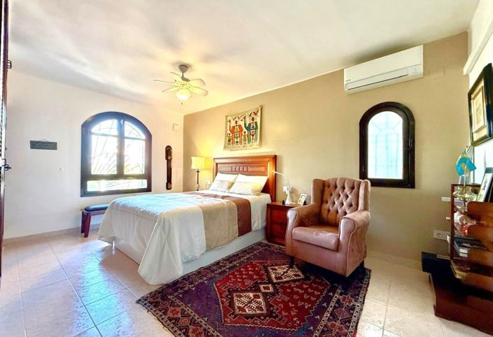Image No.12-3 Bed Villa for sale