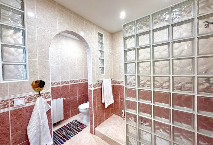 Image No.20-3 Bed Villa for sale
