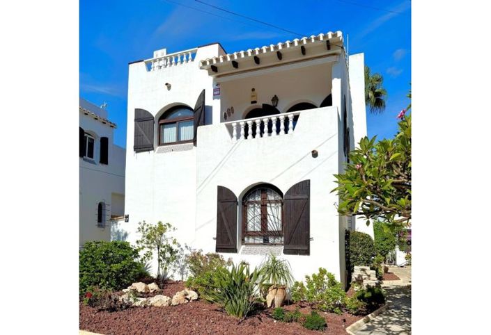 Image No.2-3 Bed Villa for sale