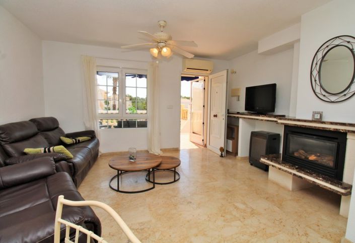Image No.8-2 Bed Townhouse for sale