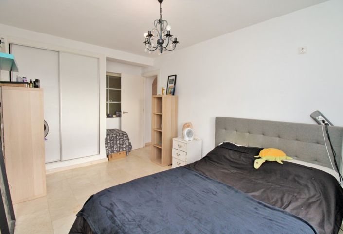 Image No.22-4 Bed Townhouse for sale