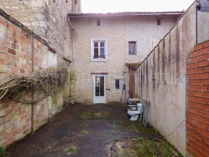 Image No.8-3 Bed House for sale