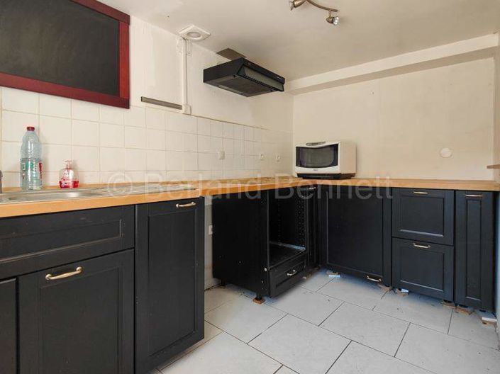 Image No.5-2 Bed House for sale