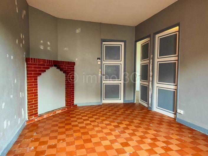 Image No.8-5 Bed House for sale