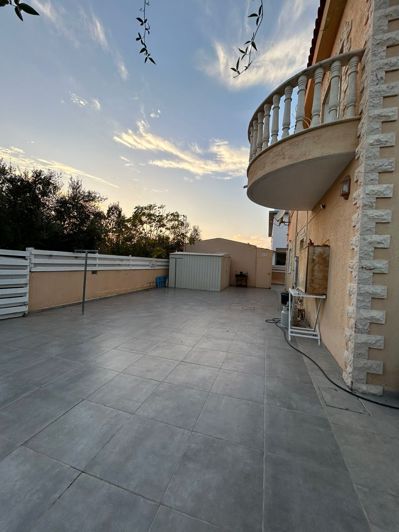 Image No.14-4 Bed House for sale