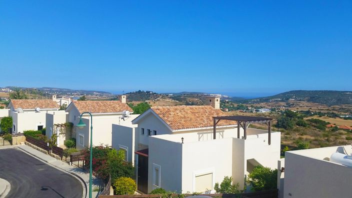 Image No.6-3 Bed House for sale
