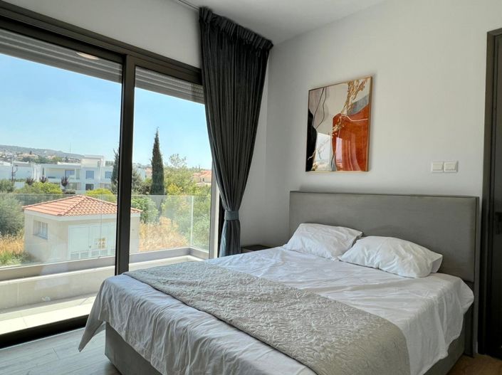 Image No.10-3 Bed House for sale
