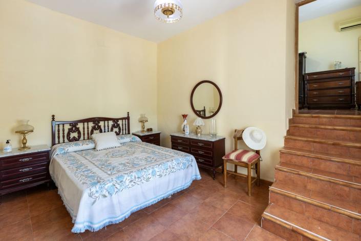 Image No.15-3 Bed Country House for sale