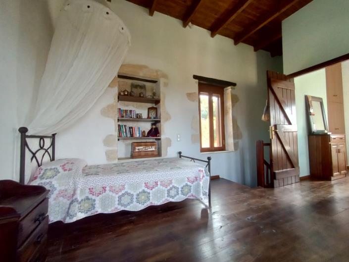 Image No.8-2 Bed House for sale
