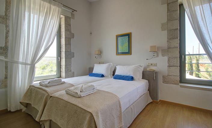 Image No.17-2 Bed Villa for sale