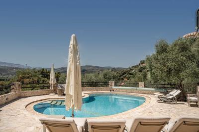 Stone-villa-for-sale-in-Chania-Crete--11-