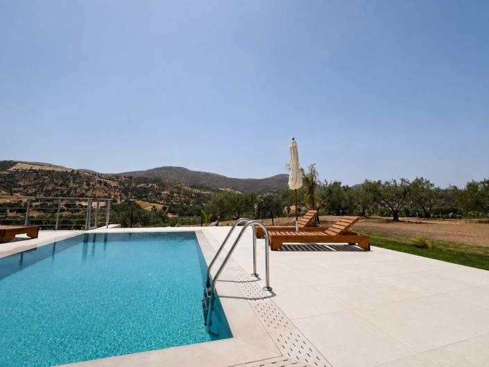 Image No.15-2 Bed Villa for sale