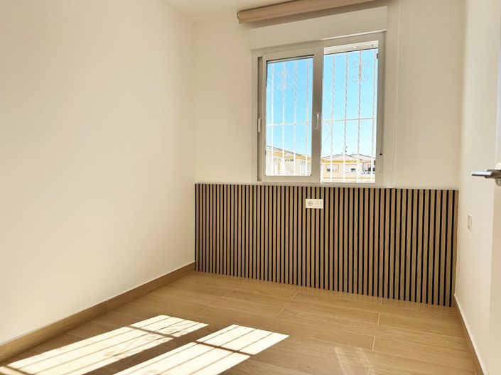 Image No.15-Appartement de 2 chambres à vendre